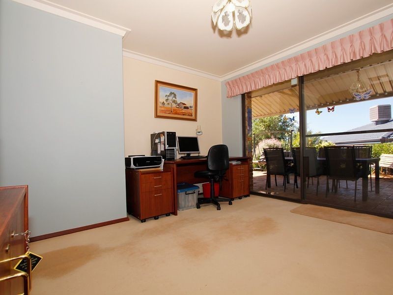 10 Callaway Crescent, Kardinya WA 6163