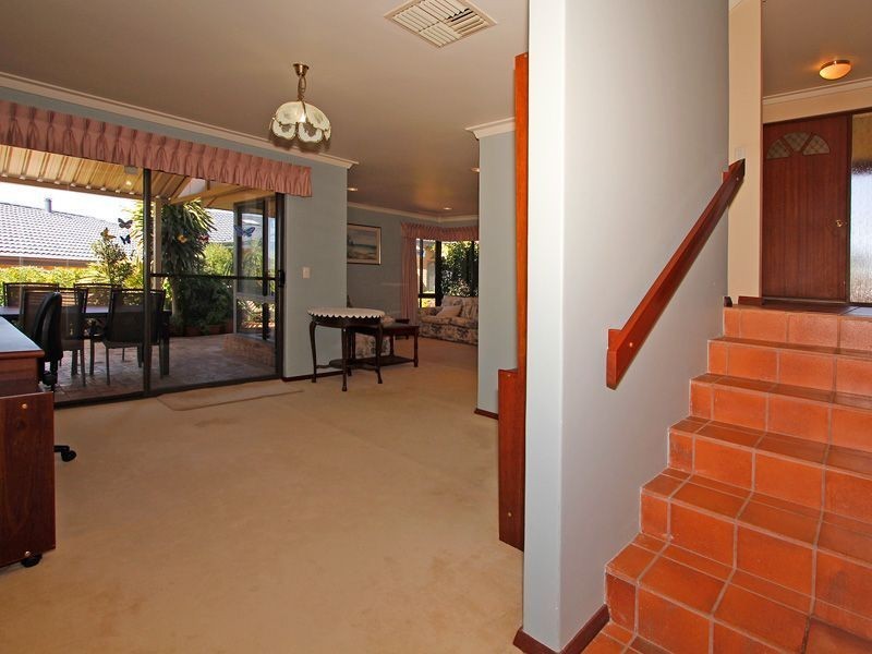 10 Callaway Crescent, Kardinya WA 6163