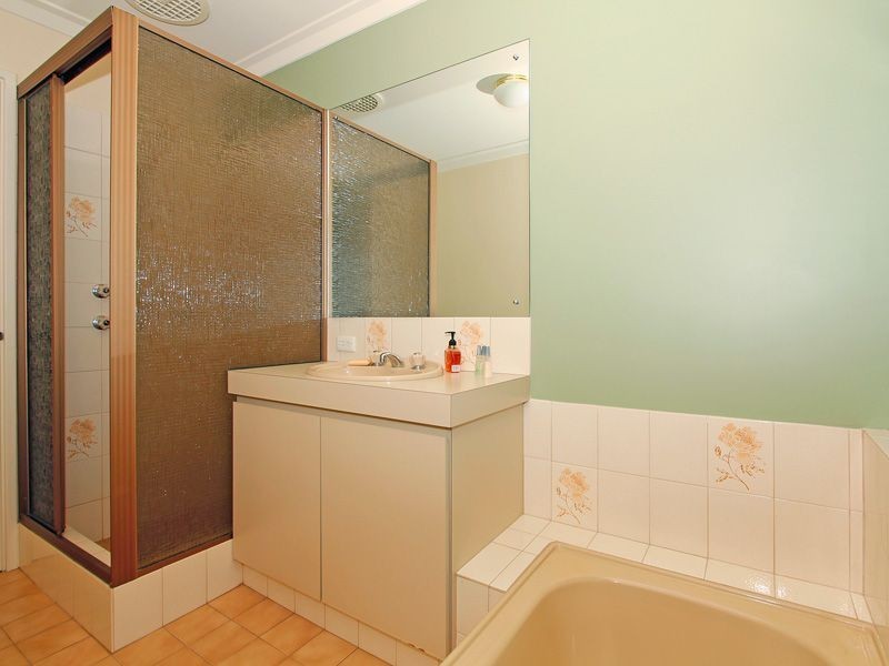 10 Callaway Crescent, Kardinya WA 6163