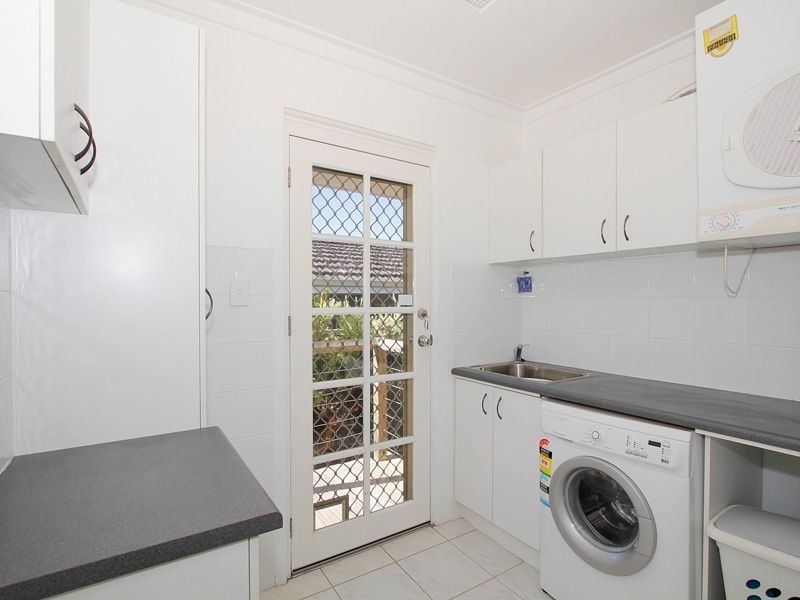 51 Davies Crescent, Kardinya WA 6163