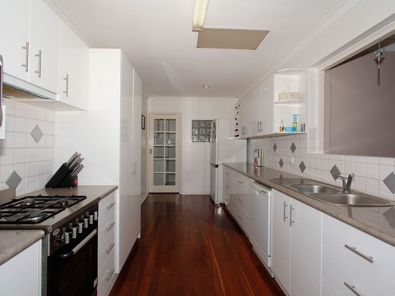 51 Davies Crescent, Kardinya WA 6163