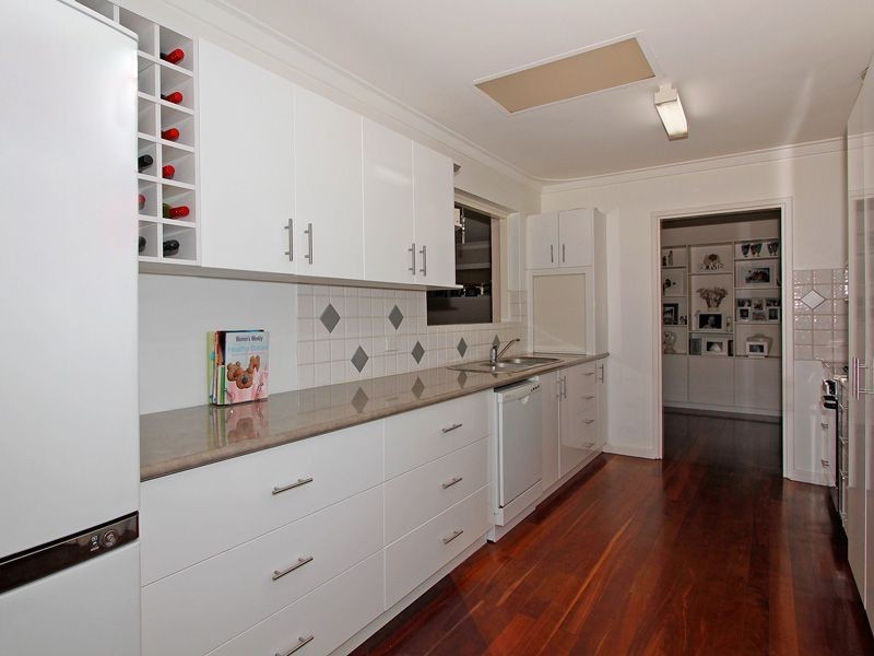 51 Davies Crescent, Kardinya WA 6163