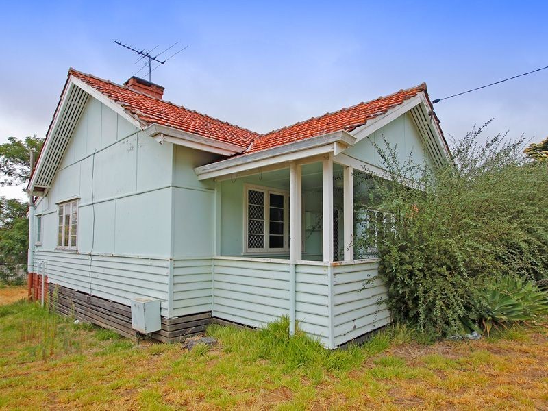 13 Nicholas Crescent, Hilton WA 6163