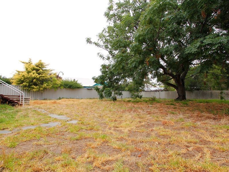 13 Nicholas Crescent, Hilton WA 6163