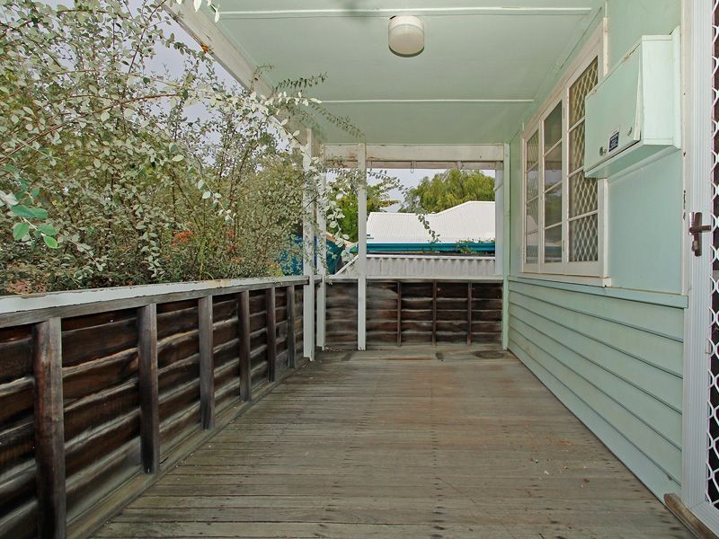 13 Nicholas Crescent, Hilton WA 6163