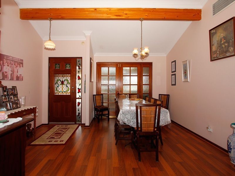 16 Hebbard Street, Samson WA 6163