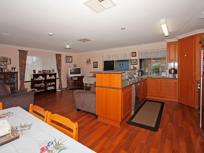 16 Hebbard Street, Samson WA 6163