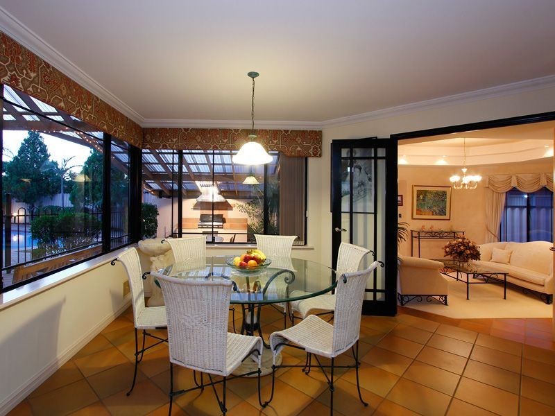 4 Craig Place, Winthrop WA 6150