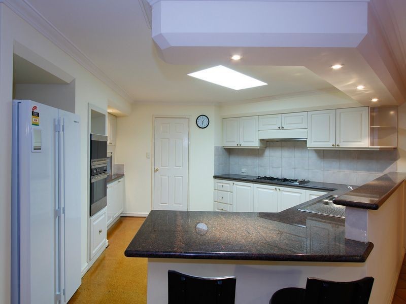4 Craig Place, Winthrop WA 6150