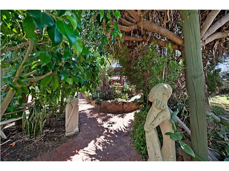 32 Wellesley Way, Samson WA 6163