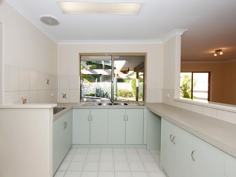 39 Kingsmill Gardens, Winthrop WA 6150