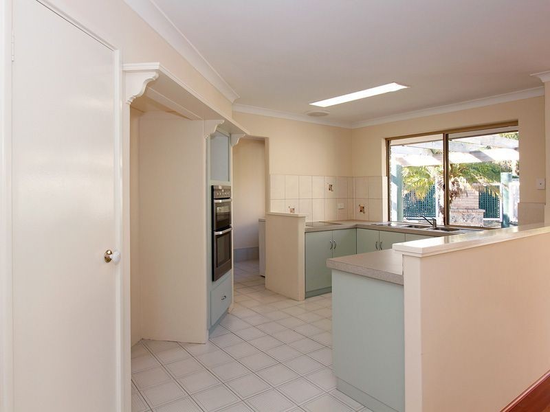 39 Kingsmill Gardens, Winthrop WA 6150