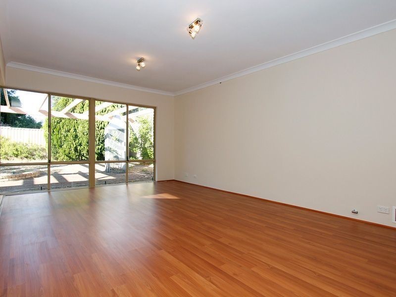 39 Kingsmill Gardens, Winthrop WA 6150