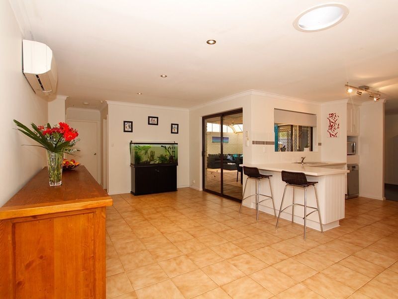 8 Gough Place, Samson WA 6163
