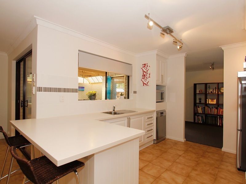 8 Gough Place, Samson WA 6163