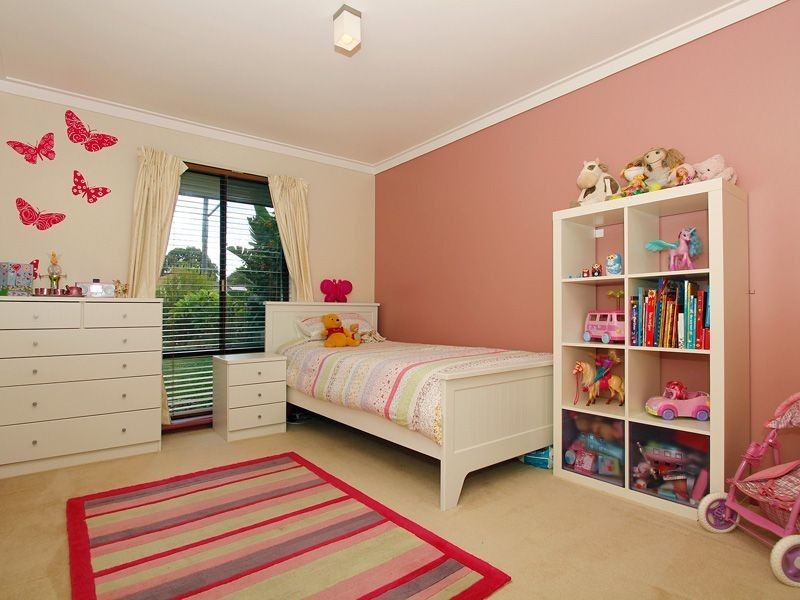 8 Gough Place, Samson WA 6163