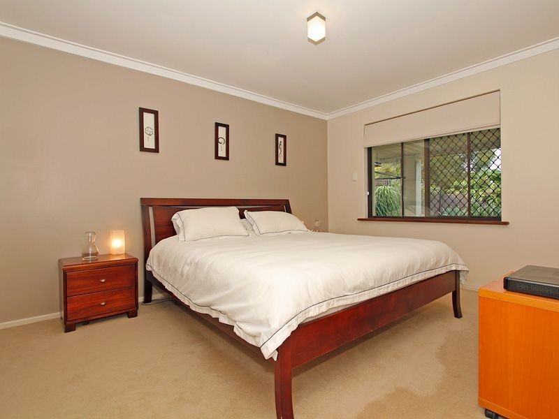 8 Gough Place, Samson WA 6163