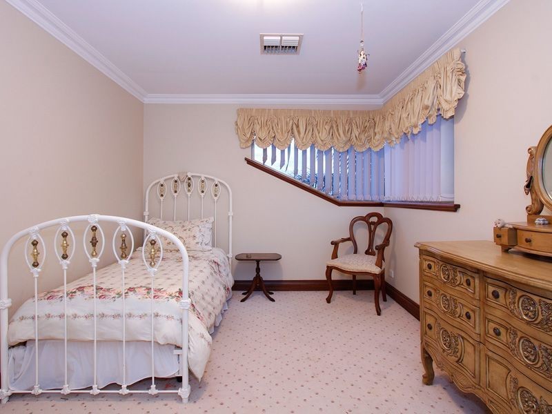 1 Stanley Grove, Winthrop WA 6150