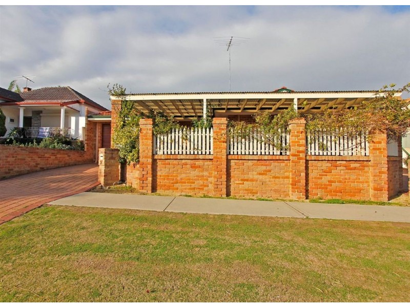 1/36 Foss Street, Bicton WA 6157