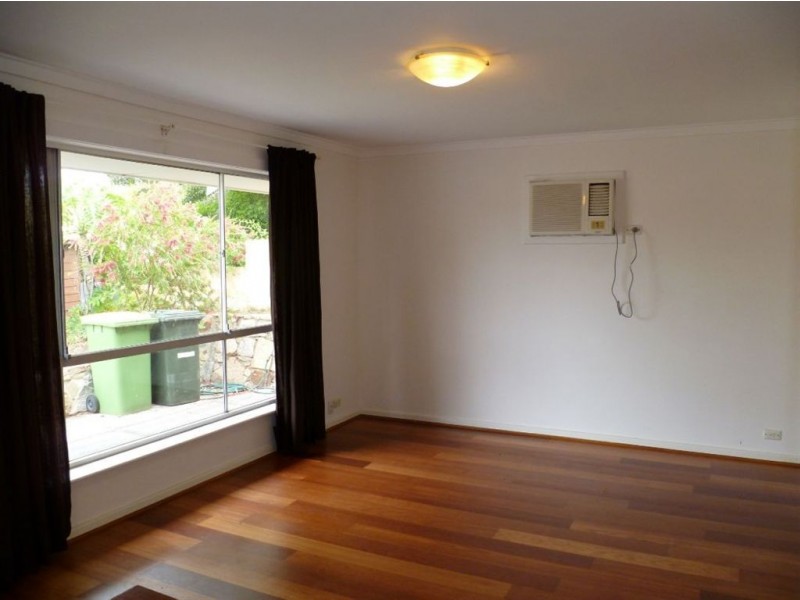 6 Pagneil Court, Hamilton Hill WA 6163