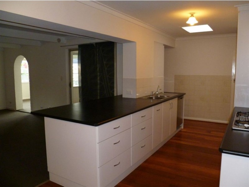 6 Pagneil Court, Hamilton Hill WA 6163