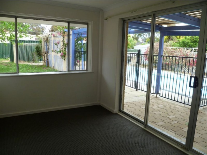 6 Pagneil Court, Hamilton Hill WA 6163