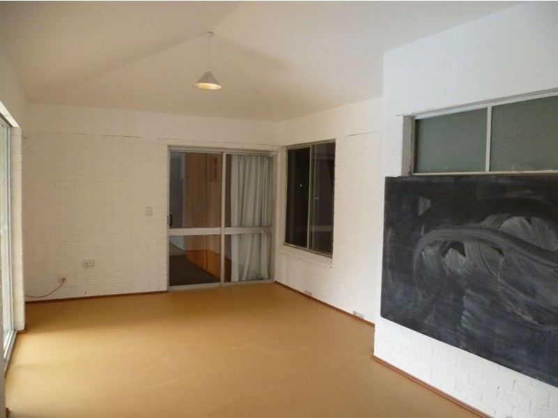 6 Pagneil Court, Hamilton Hill WA 6163