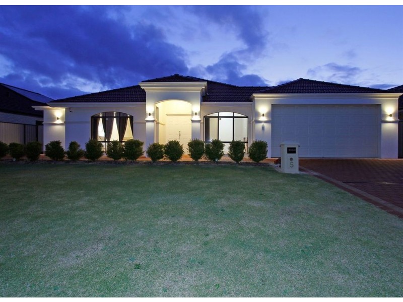 5 Araluen Bend, Aubin Grove WA 6164