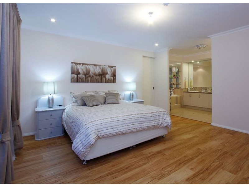 5 Araluen Bend, Aubin Grove WA 6164