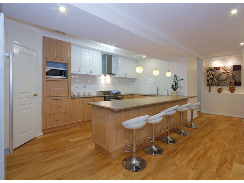 5 Araluen Bend, Aubin Grove WA 6164