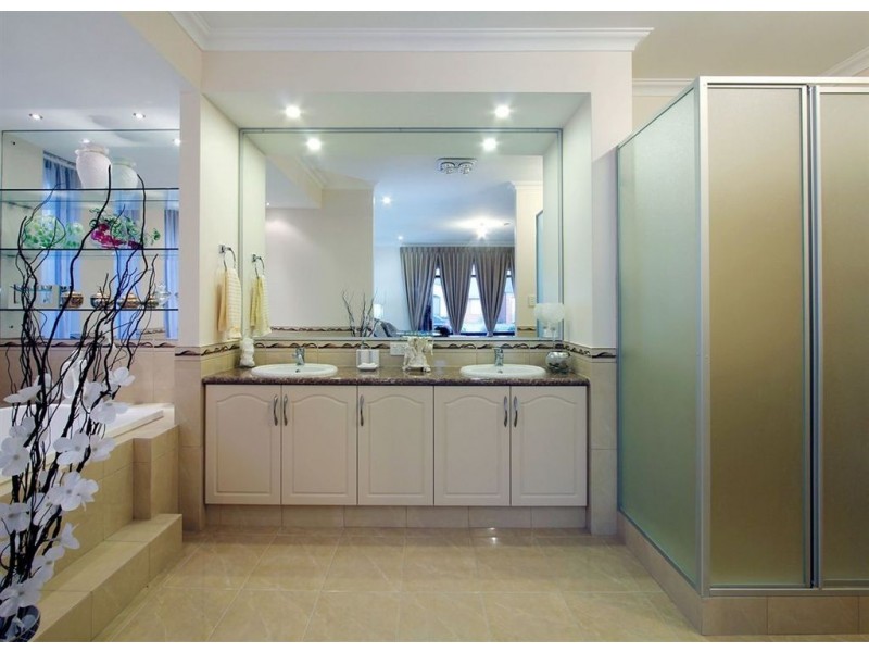 5 Araluen Bend, Aubin Grove WA 6164