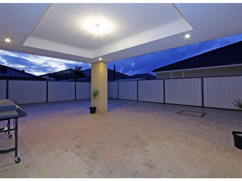 5 Araluen Bend, Aubin Grove WA 6164