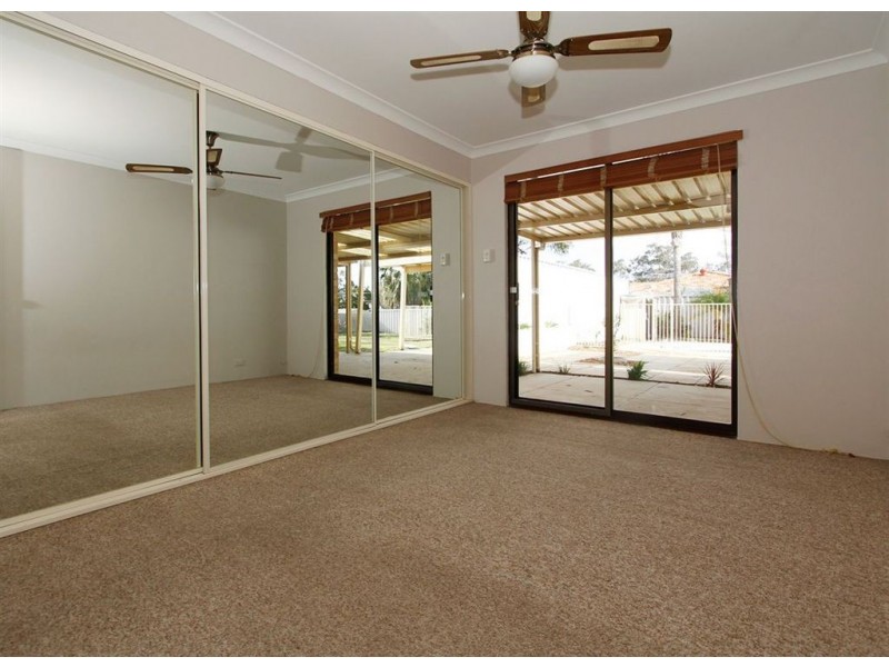 11 Alpin Court, Coolbellup WA 6163