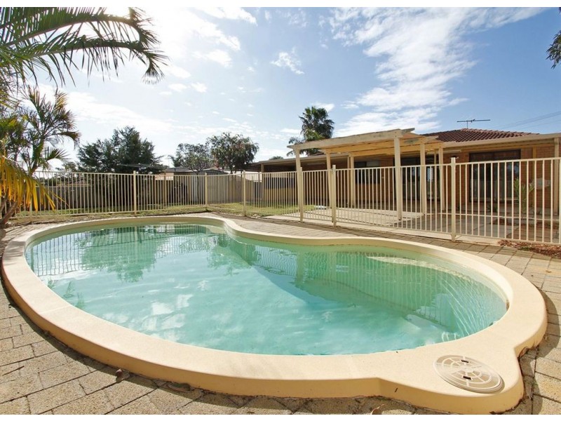 11 Alpin Court, Coolbellup WA 6163