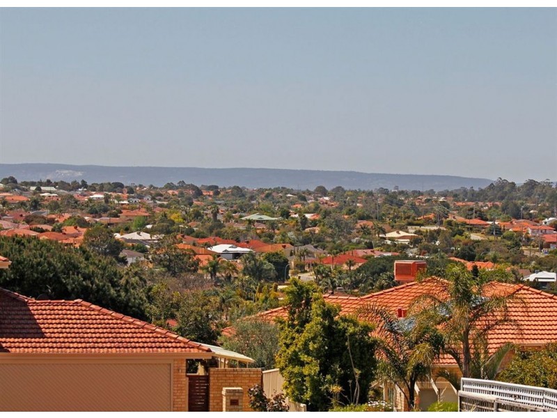 27 Waring Way, Kardinya WA 6163