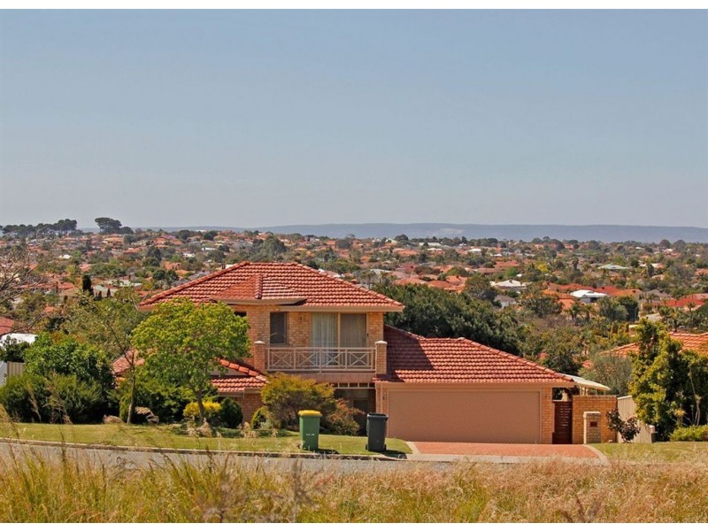27 Waring Way, Kardinya WA 6163