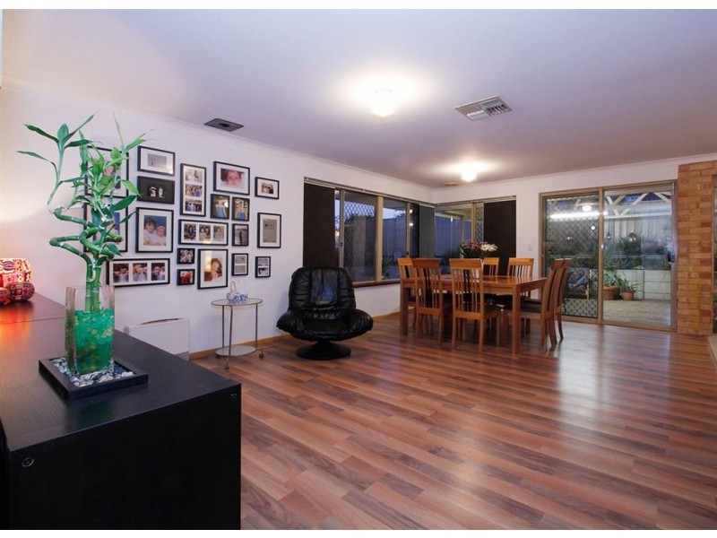 21 Heatherlea Parkway, Leeming WA 6149