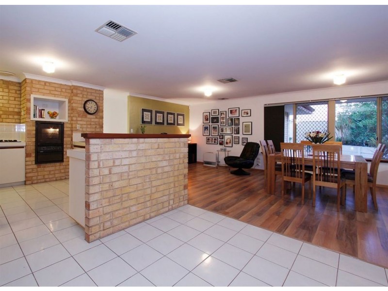 21 Heatherlea Parkway, Leeming WA 6149