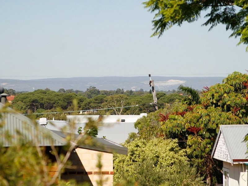 54 Joiner Street, Melville WA 6156