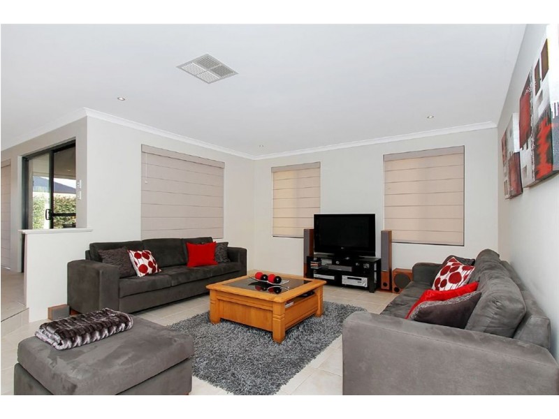 37 Macquarie Boulevard, Hammond Park WA 6164