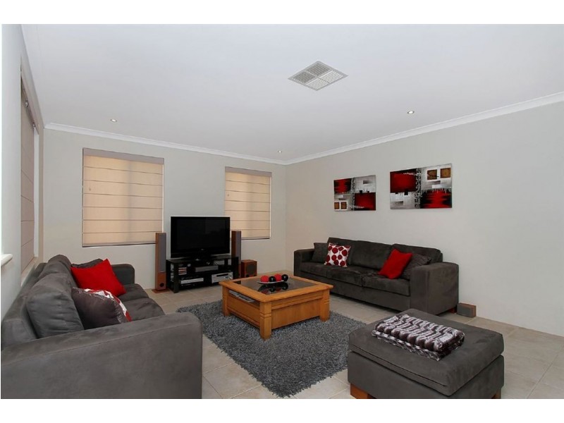 37 Macquarie Boulevard, Hammond Park WA 6164