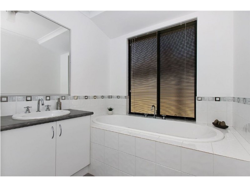 37 Macquarie Boulevard, Hammond Park WA 6164