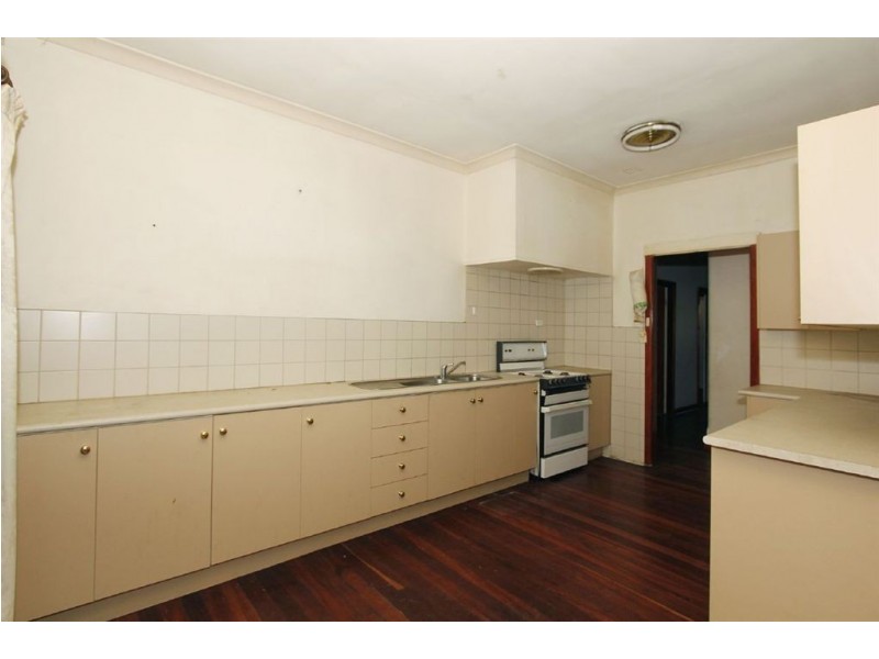 17 Joslin Street, Hilton WA 6163