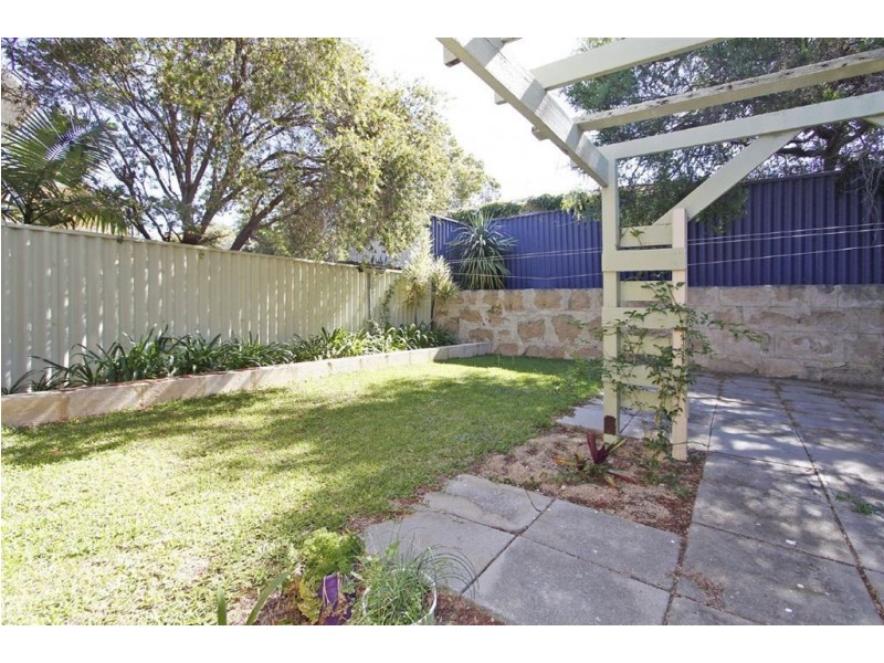 9/15 Point Walter Road, Bicton WA 6157