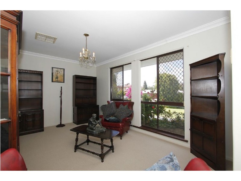 14 McMahon Way, Kardinya WA 6163