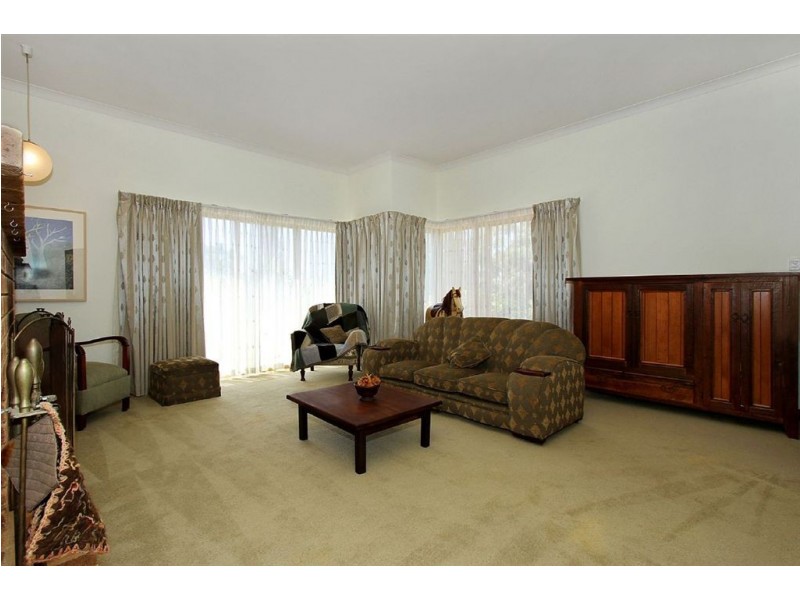 11 Arnold Crescent, Kardinya WA 6163