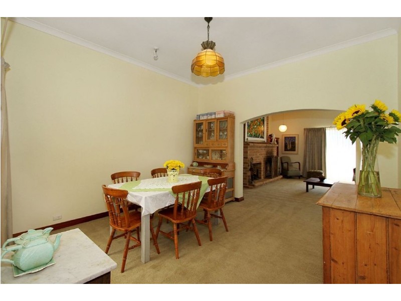 11 Arnold Crescent, Kardinya WA 6163