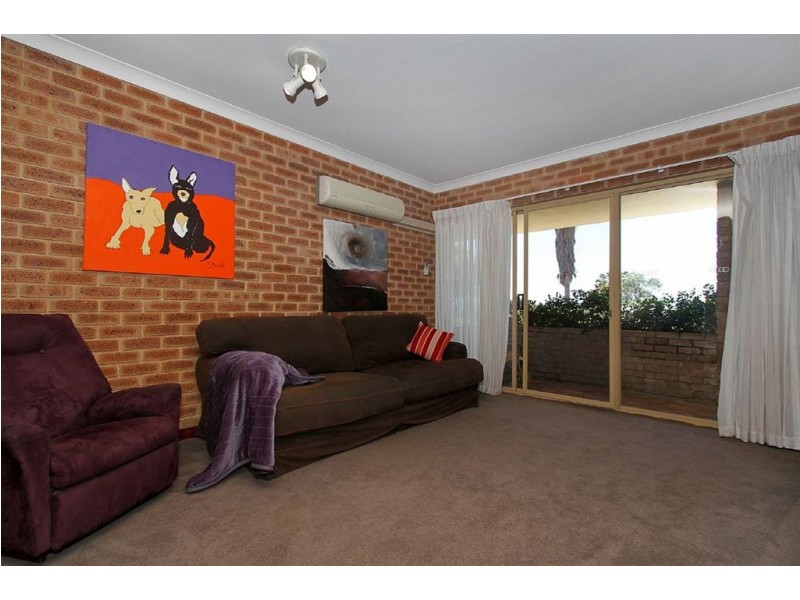 11 Arnold Crescent, Kardinya WA 6163