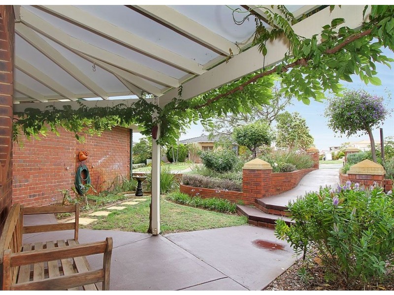 1 Garland Court, Kardinya WA 6163