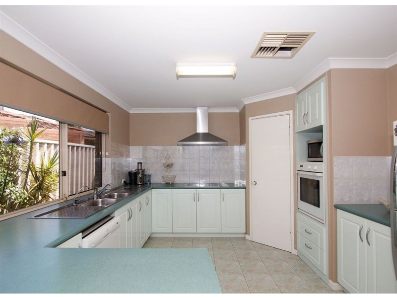 A/7 Rainbow Gardens, Bibra Lake WA 6163